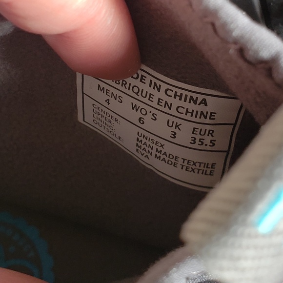 NWT NATIVE hiking shoes - Picture 5 of 5